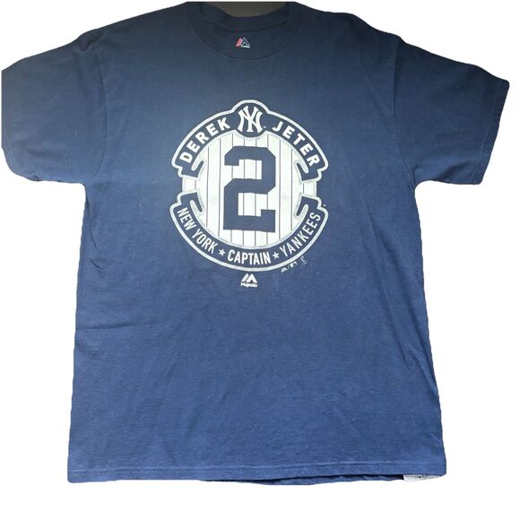 Derek Jeter NY Yankees Pinstripe Captain Majestic Men's Navy Jersey T Shirt SZ L - Picture 2 of 8